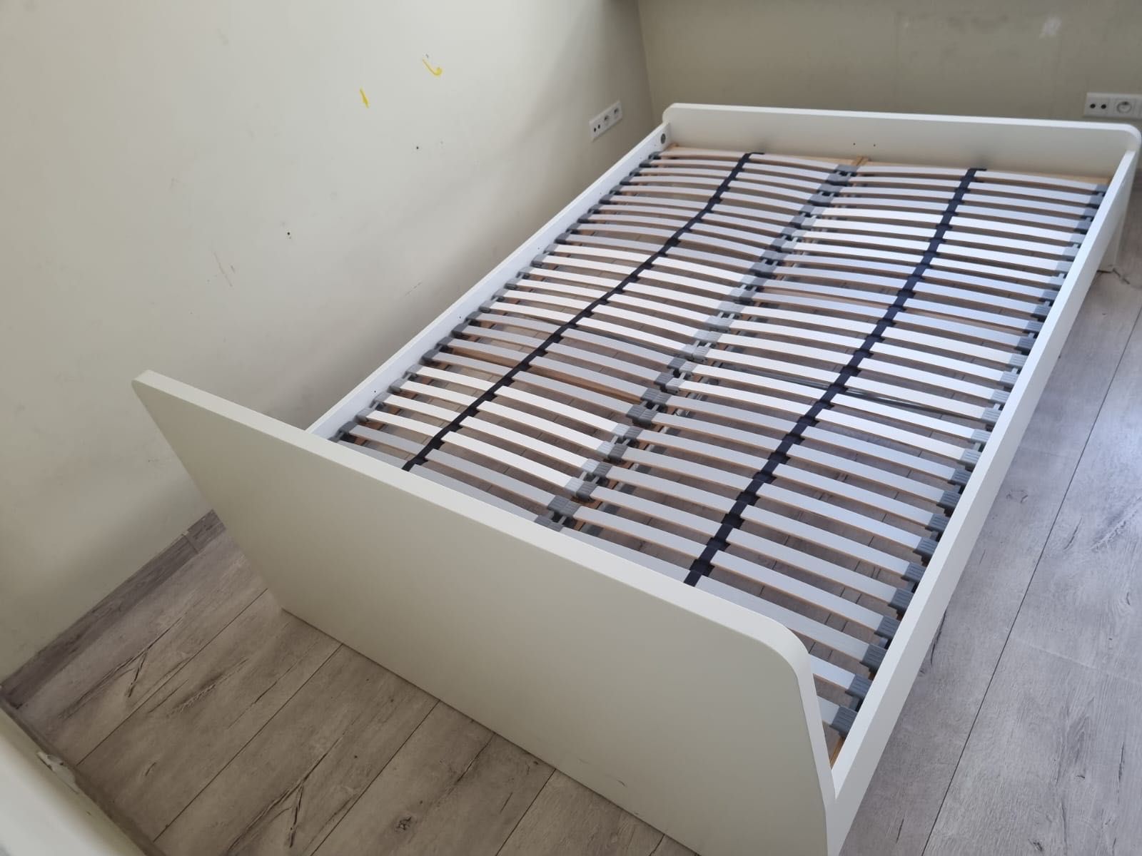 Łóżko Ikea Askvoll