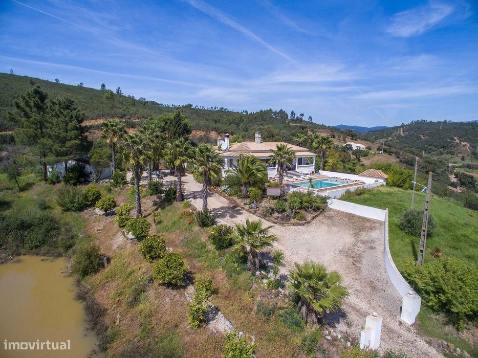 Moradia  Com Piscina, Ruina  E Lago Natural Próxima De Lagos - Barrage