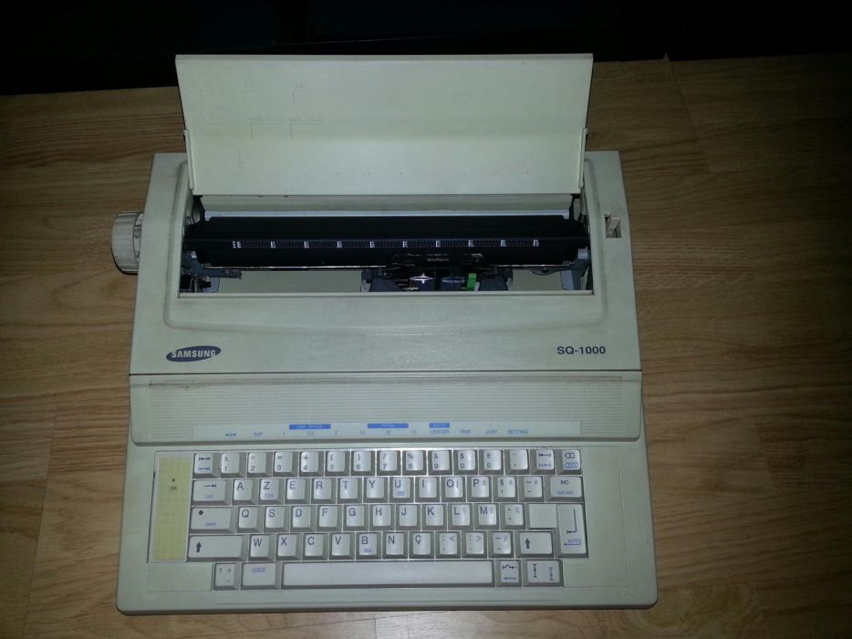 Máquina de escrever Samsung