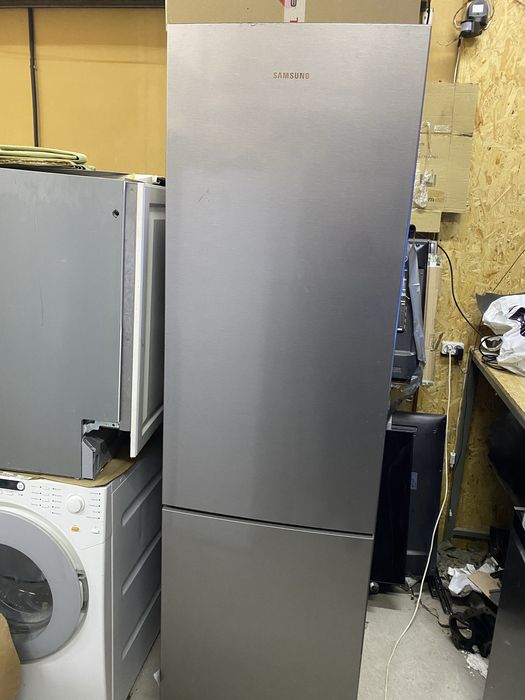 Духкамерный холодильник Samsung