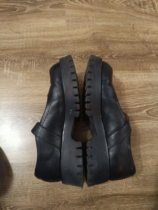 Лофери чорні шкіряні на тракторній підошві