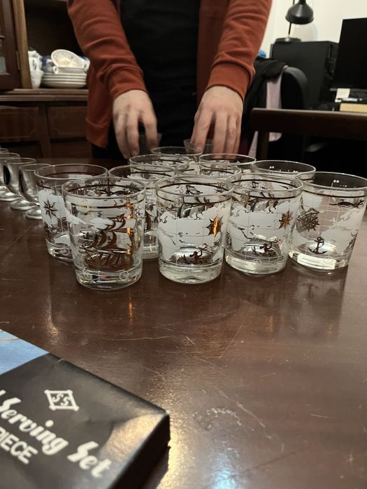 Conjunto de pratos e copos “barcos”