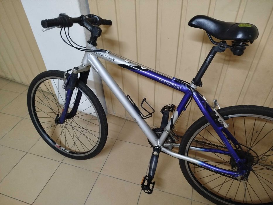 Bicicleta de alumínio