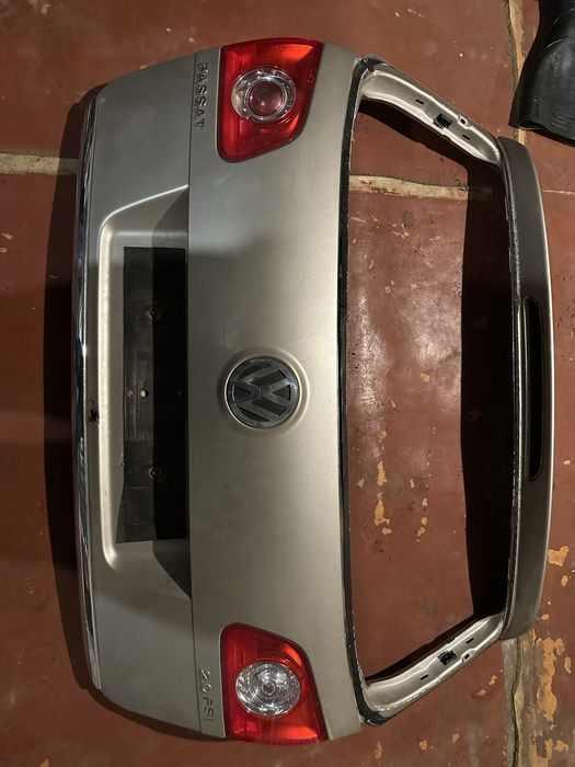 Задняя дверь (ляда) passat b6