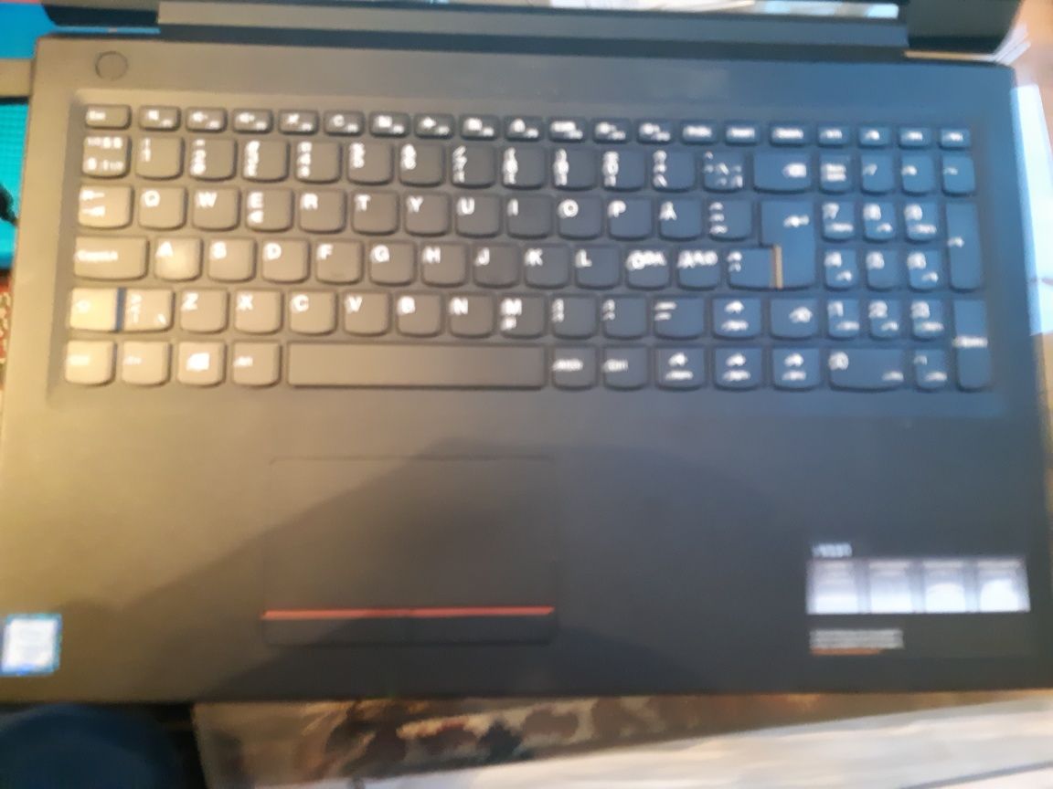 Laptop Lenovo v110