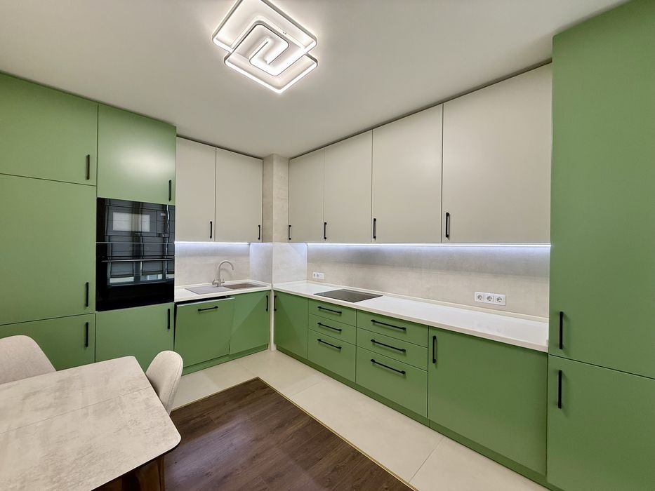 Трехкомнатная квартира с ремонтом в ЖК Леваневский.