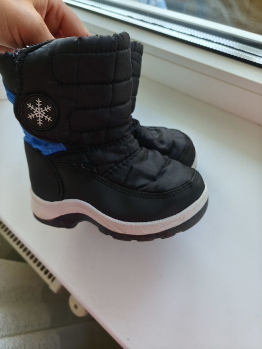 Зимові чобітки,дутіки на хлопчика 24 розмір.