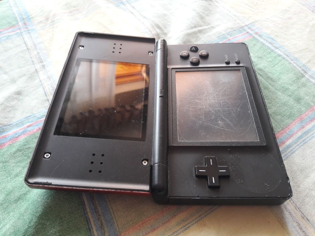 Игровая приставка Nintendo DS Lite