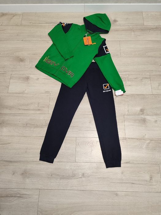 Спортивний костюм