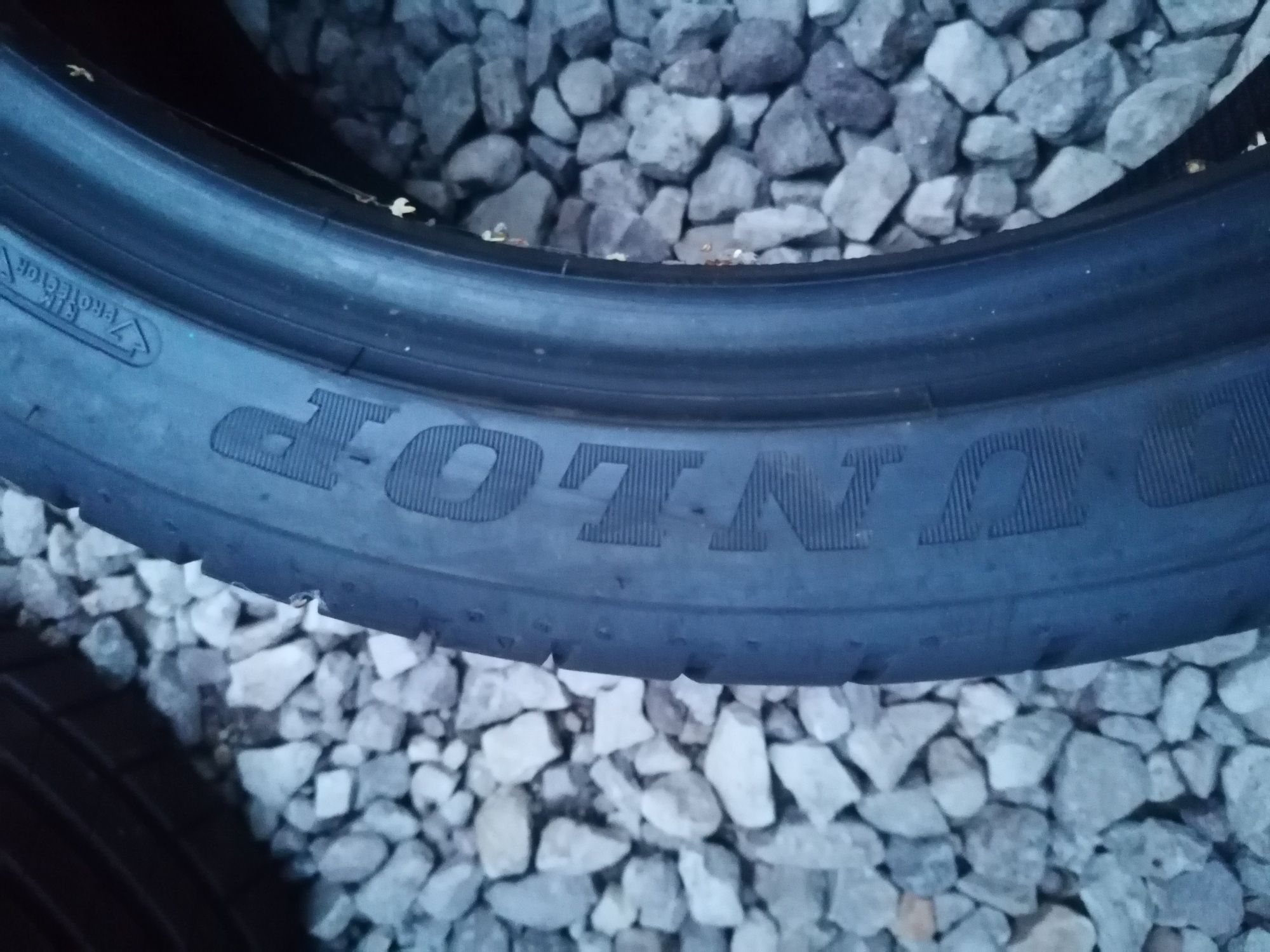 235/40/19 Dunlop 2023 rok