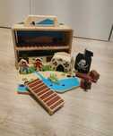 Piracki kufer drewniany z figurkami Boxset