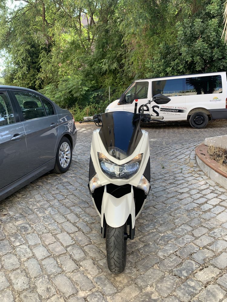 Nmax125.