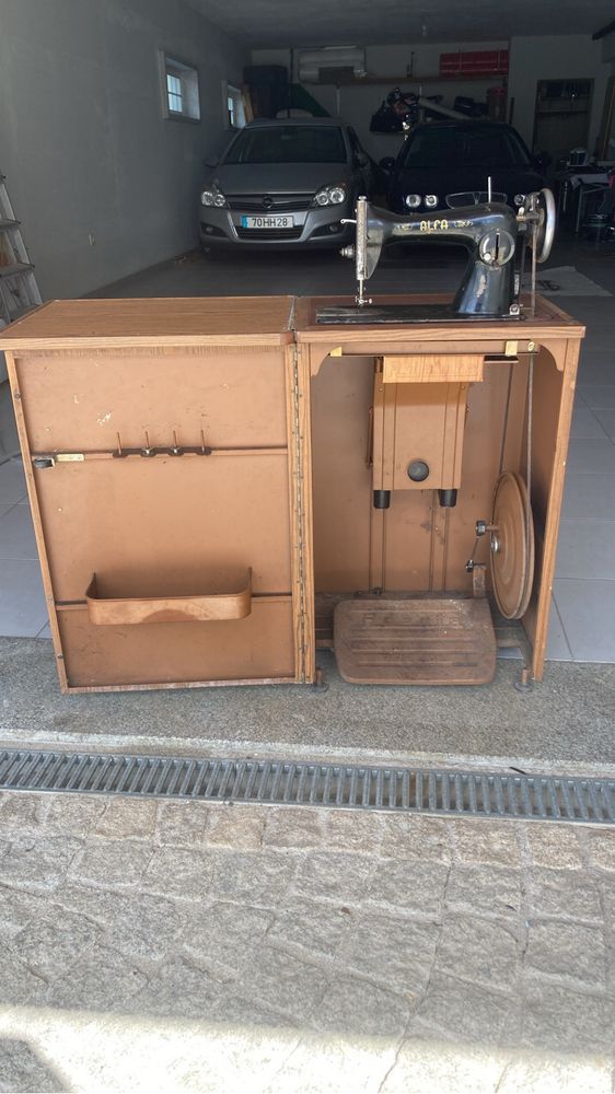 Maquina de custura antiga