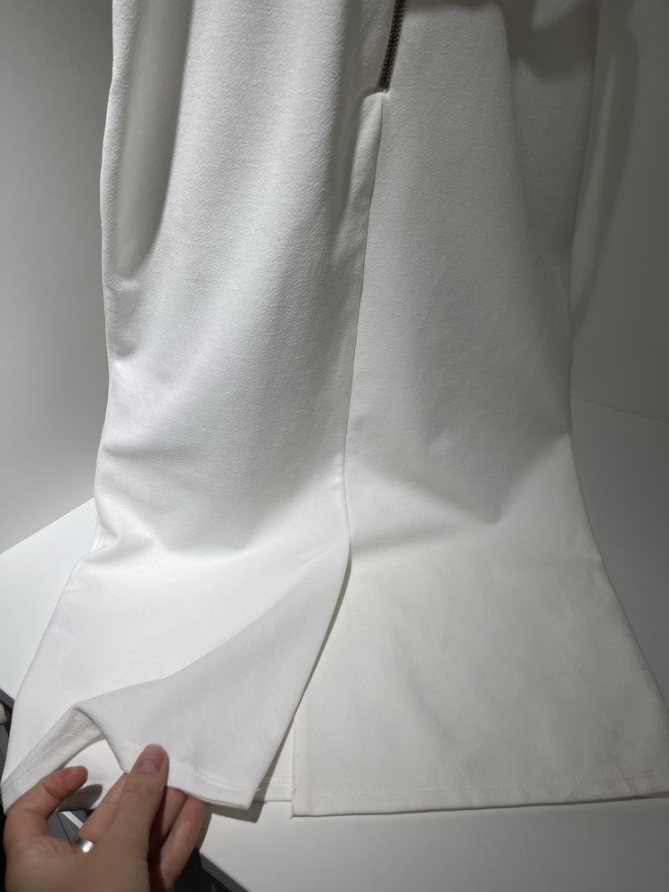 Платье бедое с открытой спиной asos 42-44