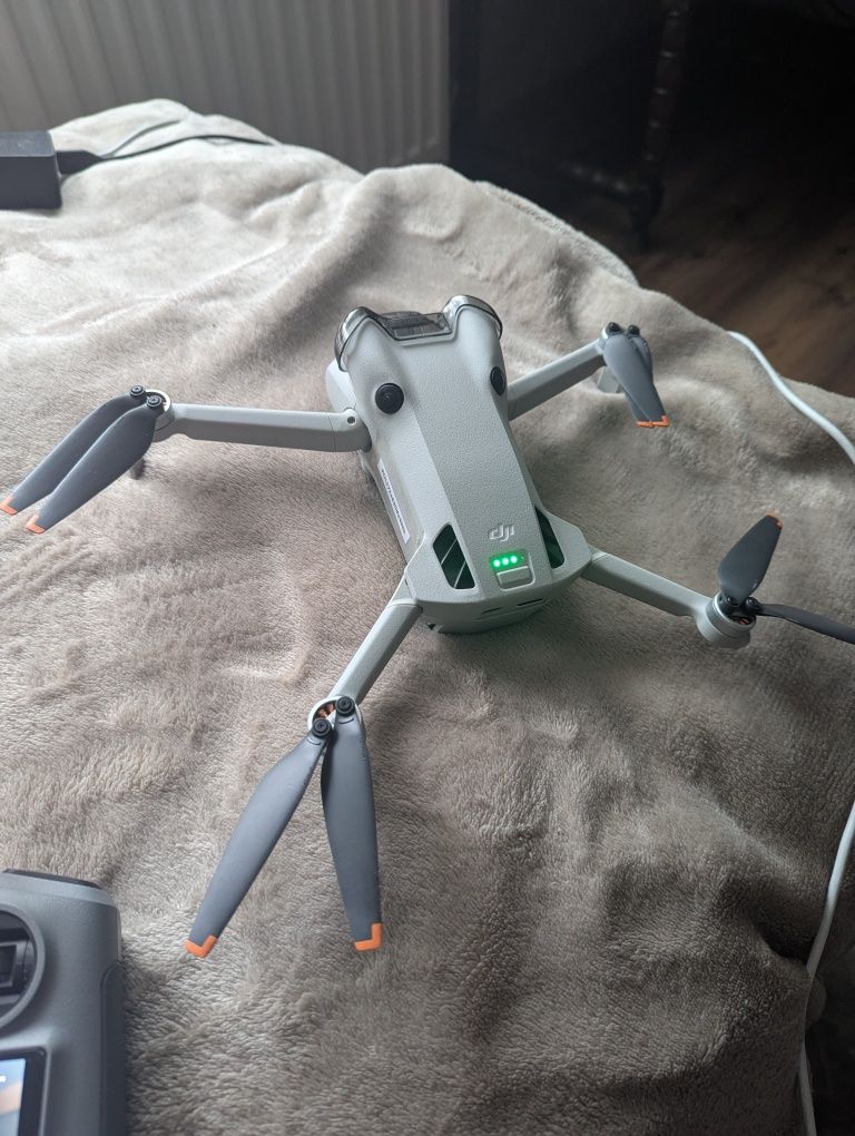 DJI Mini 4 Pro Fly More Combo