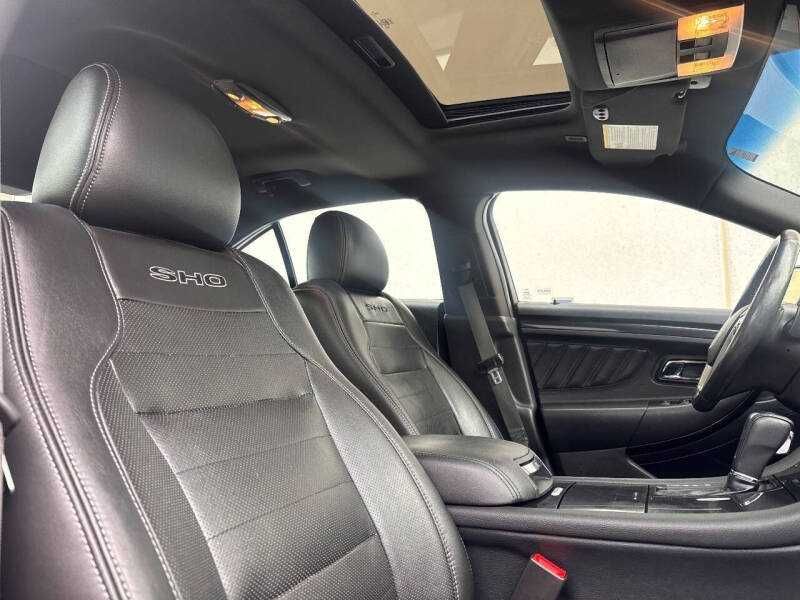 2016 Ford Taurus SHO