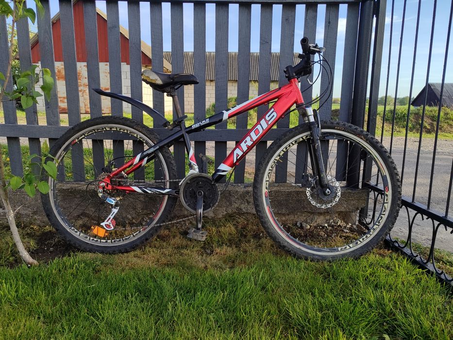 Продам два велосипеди.