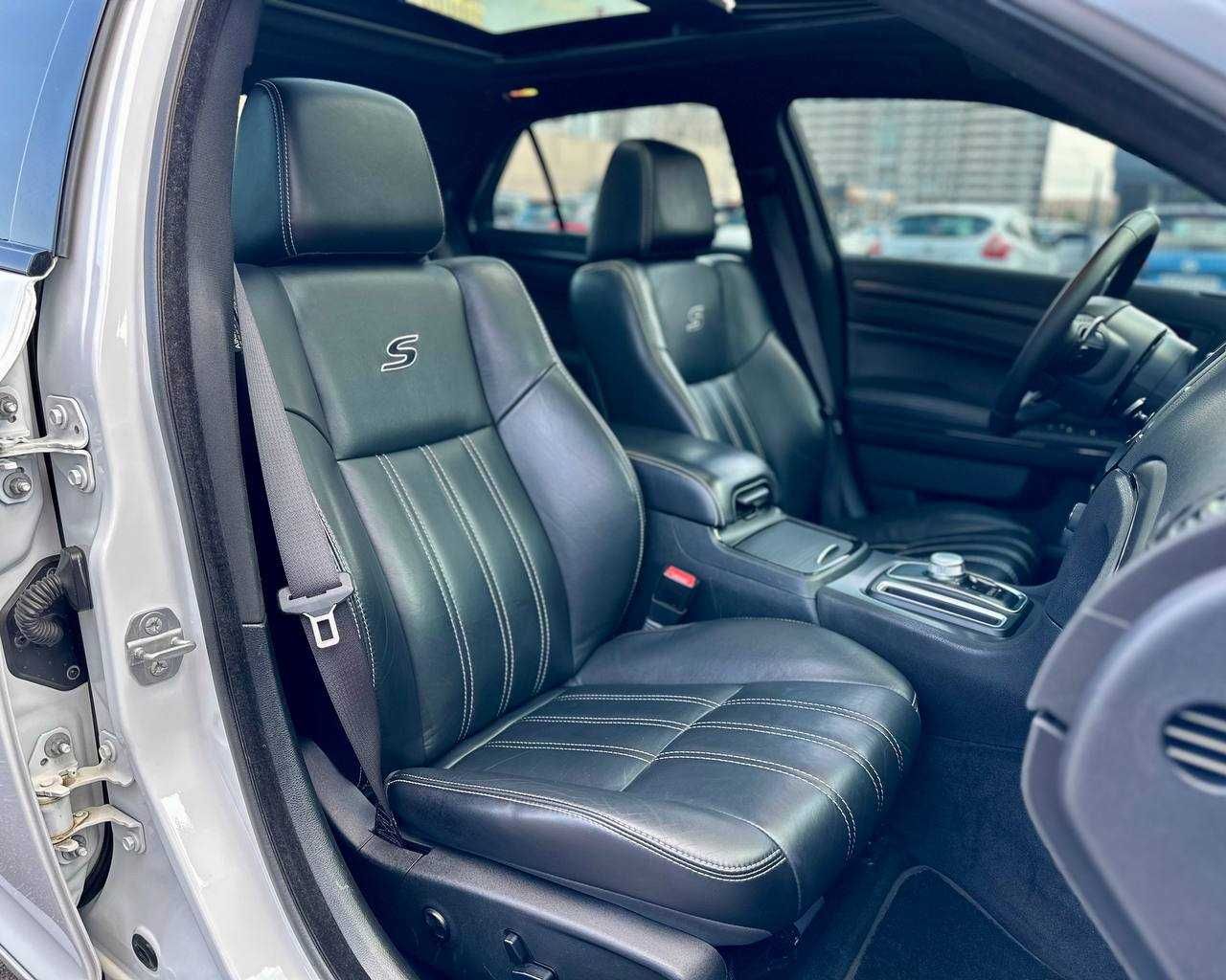 Продаж Chrysler c300S