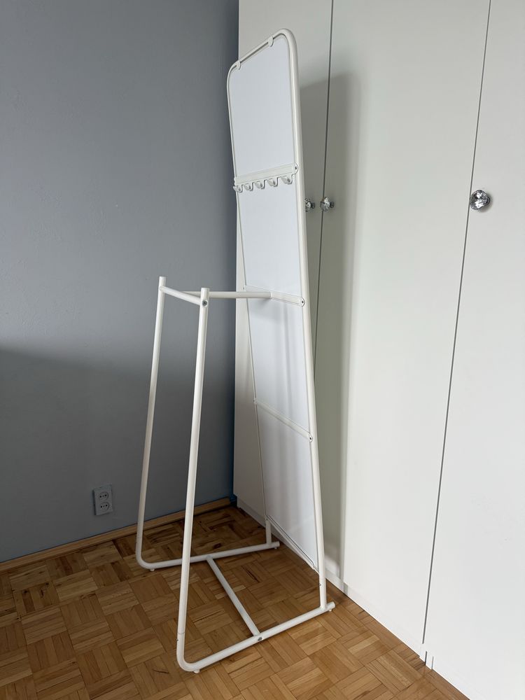 lustro stojące białe ikea