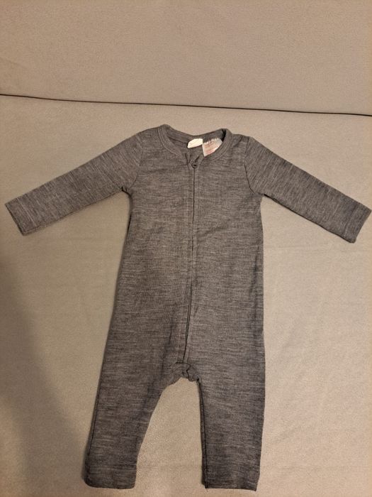 Dżersejowy kombinezon z wełny merino z H&M, rozmiar 62
