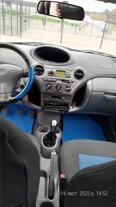 Toyota Yaris Тойота Яріс