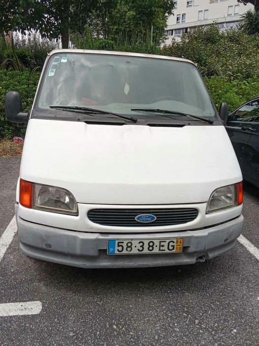Vendo Ford Transit Muito Bem Estimada Sem Nada A Fazer