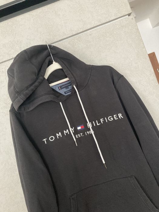 Czarna bluza z kapturem Tommy Hilfiger