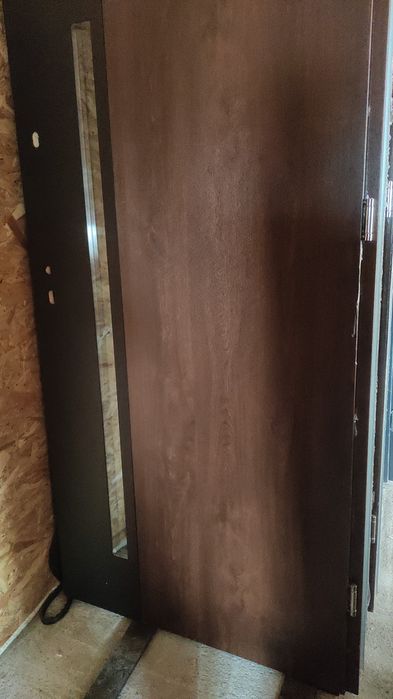 Drzwi zewnętrzne ,klatkowe