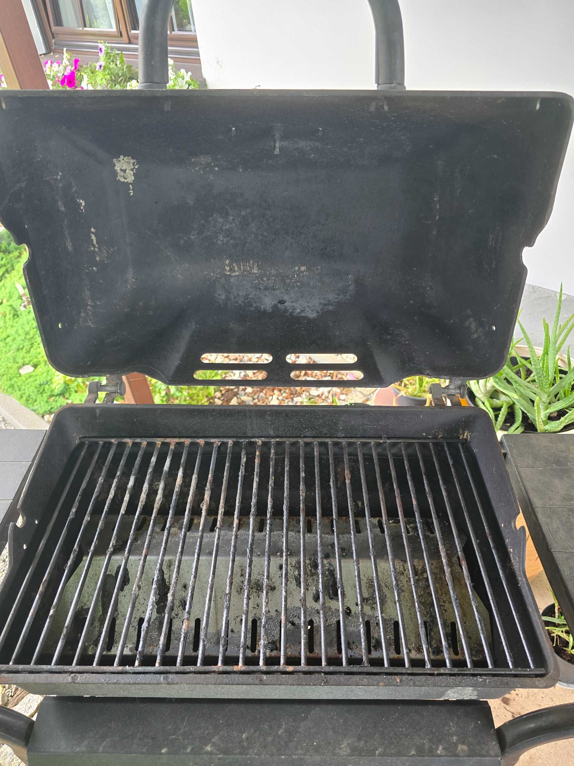 używany grill OMC Fiesta , uszkodzony
