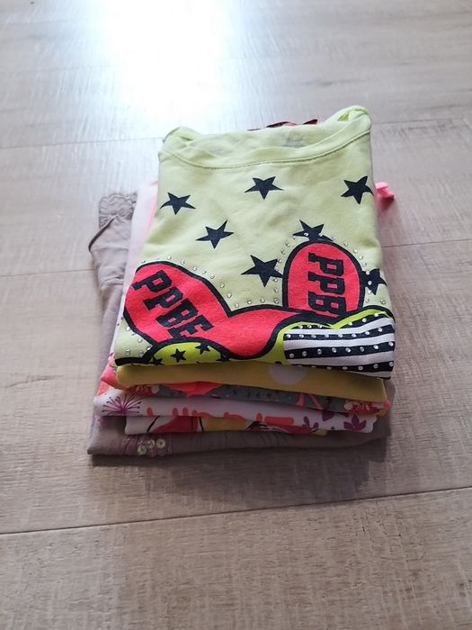 Zestaw-Bluzeczki dla dziewczynki 5 zł sztuka