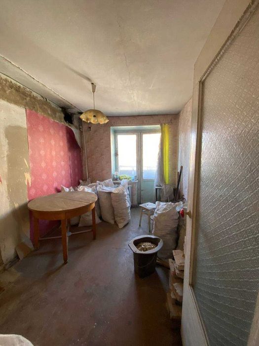 Продам 2-кімнатну квартиру у м. Новоукраїнка