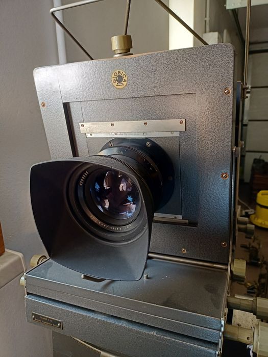 Aparat fotograficzny Globica z obiektywem Carl Zeiss Tessar 4.5/300