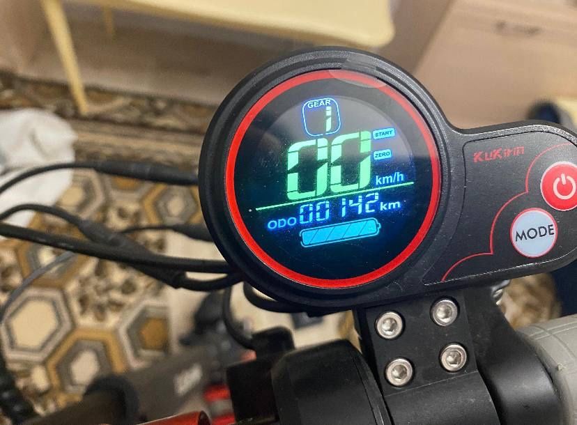 Електросамокат kuggo m4 в ідеальному стані