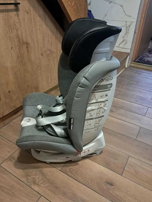 Fotelik samochodowy Lionelo
