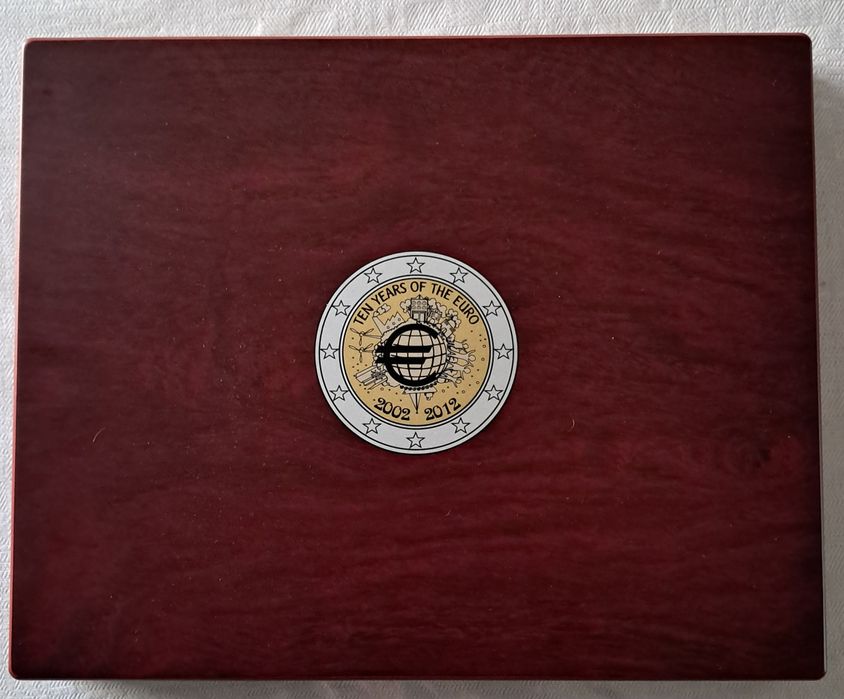 21 Moedas de 2€ UNC de 2012  "10 Anos do Euro"  em estojo Leuchtturm
