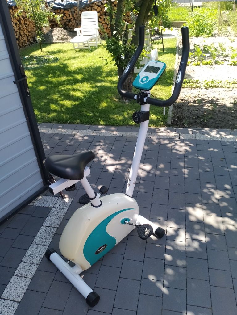 Sprzedam rower stacjonarny magnetyczny bardzo ładny.