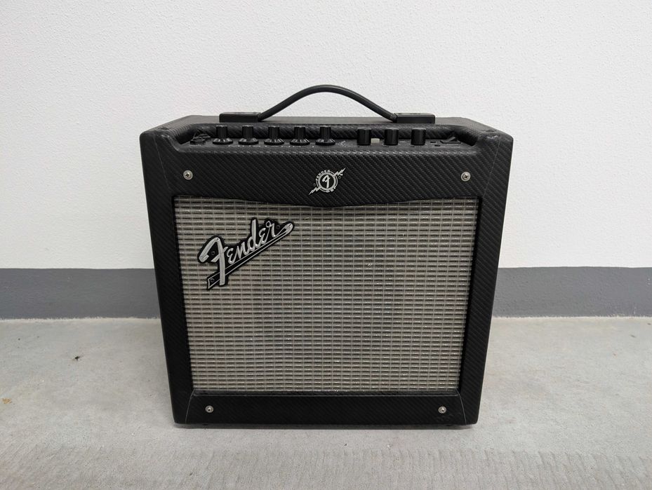 Amplificador guitarra fender Mustang