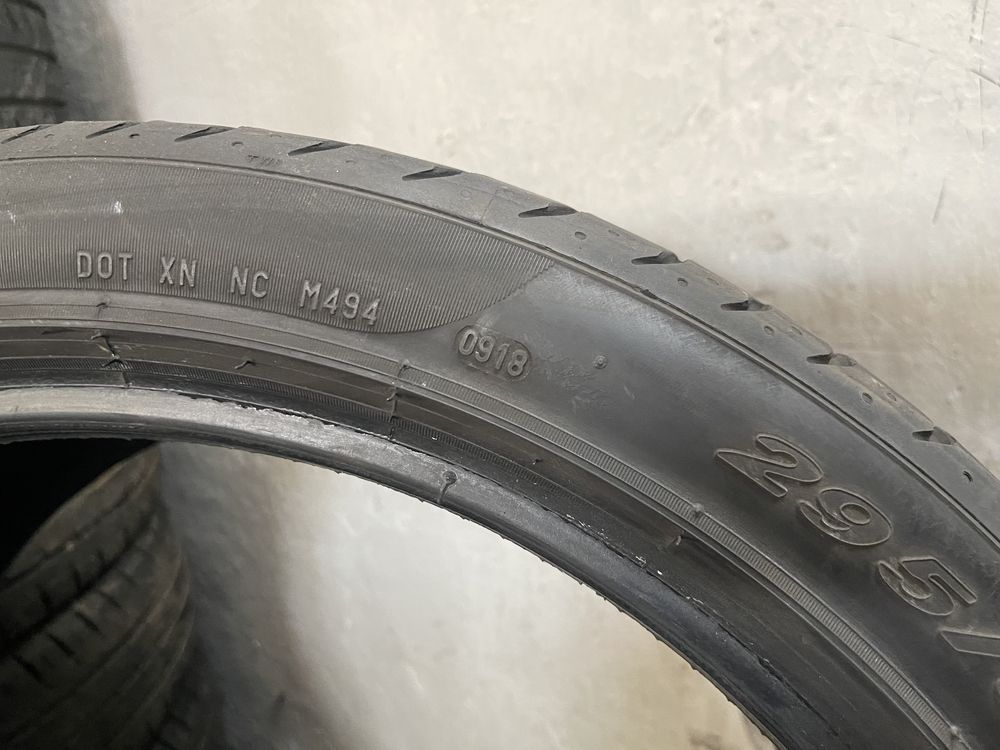 4x Pirelli  295 35r21., 2018 5mm