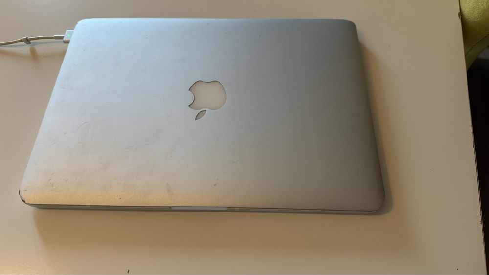 Macbook pro 13” appl