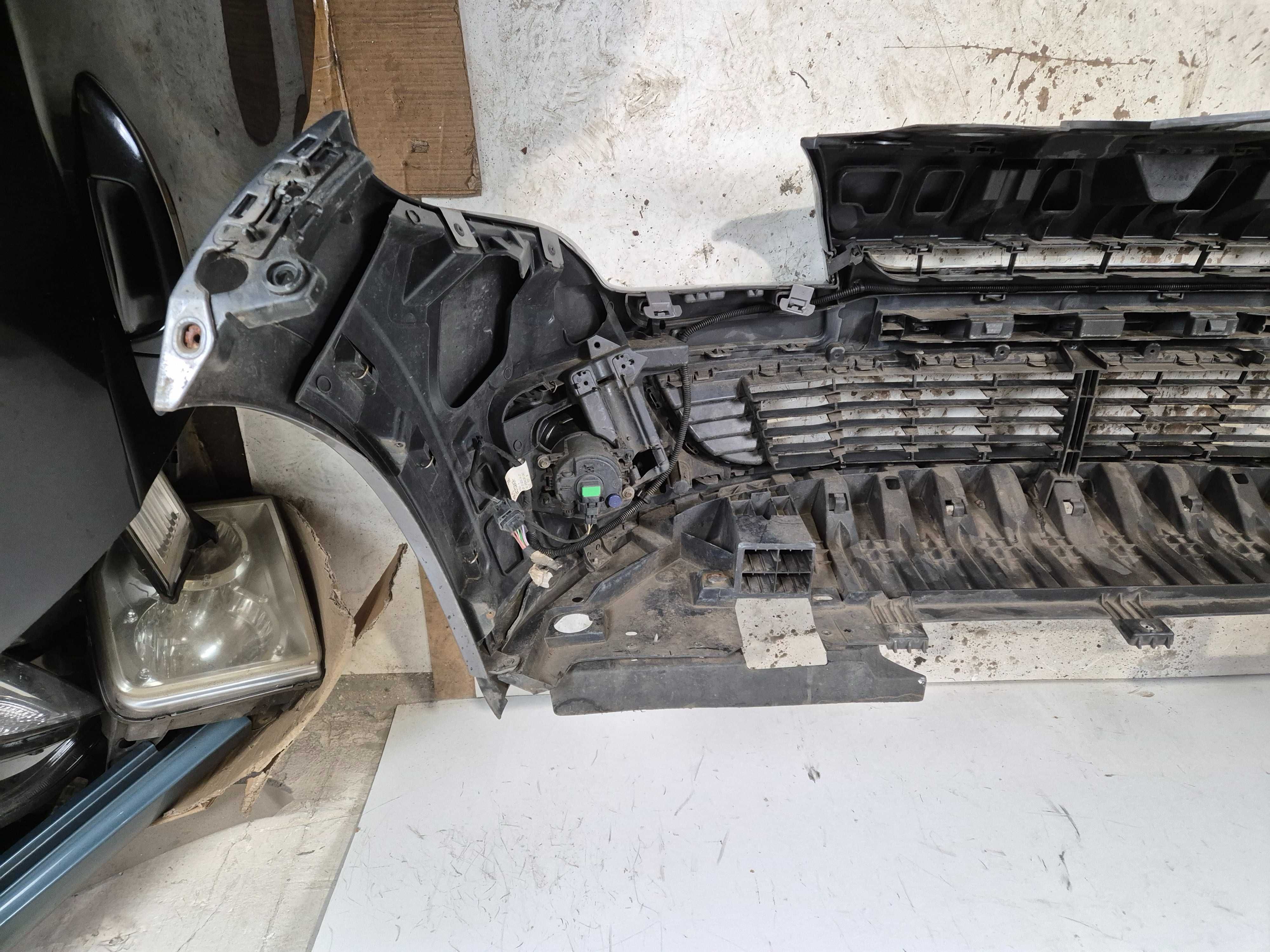 Renault Megane III lift zderzak przedni przód.