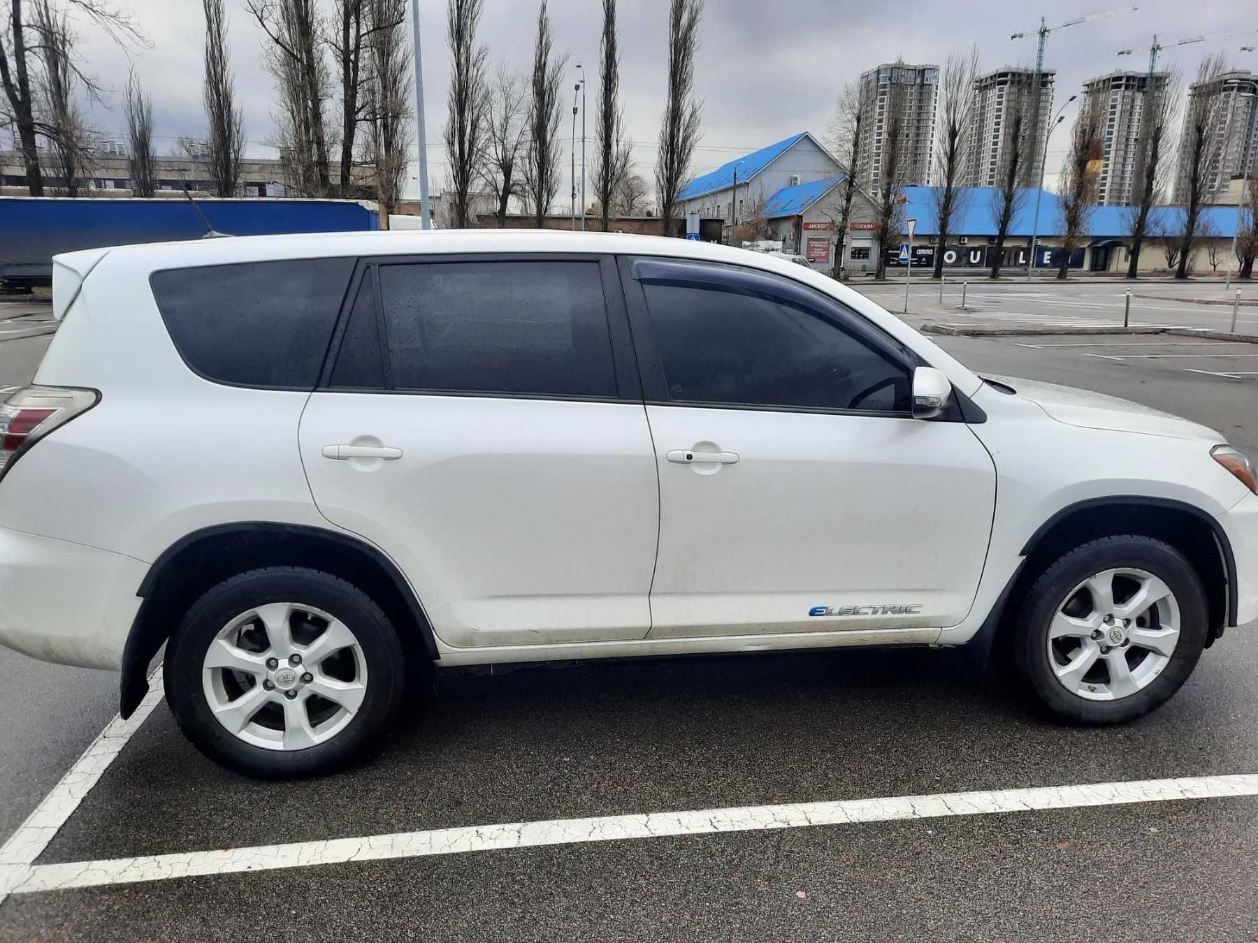 Toyota RAV4 EV  тойота рав4 электро 2014  срочная продажа