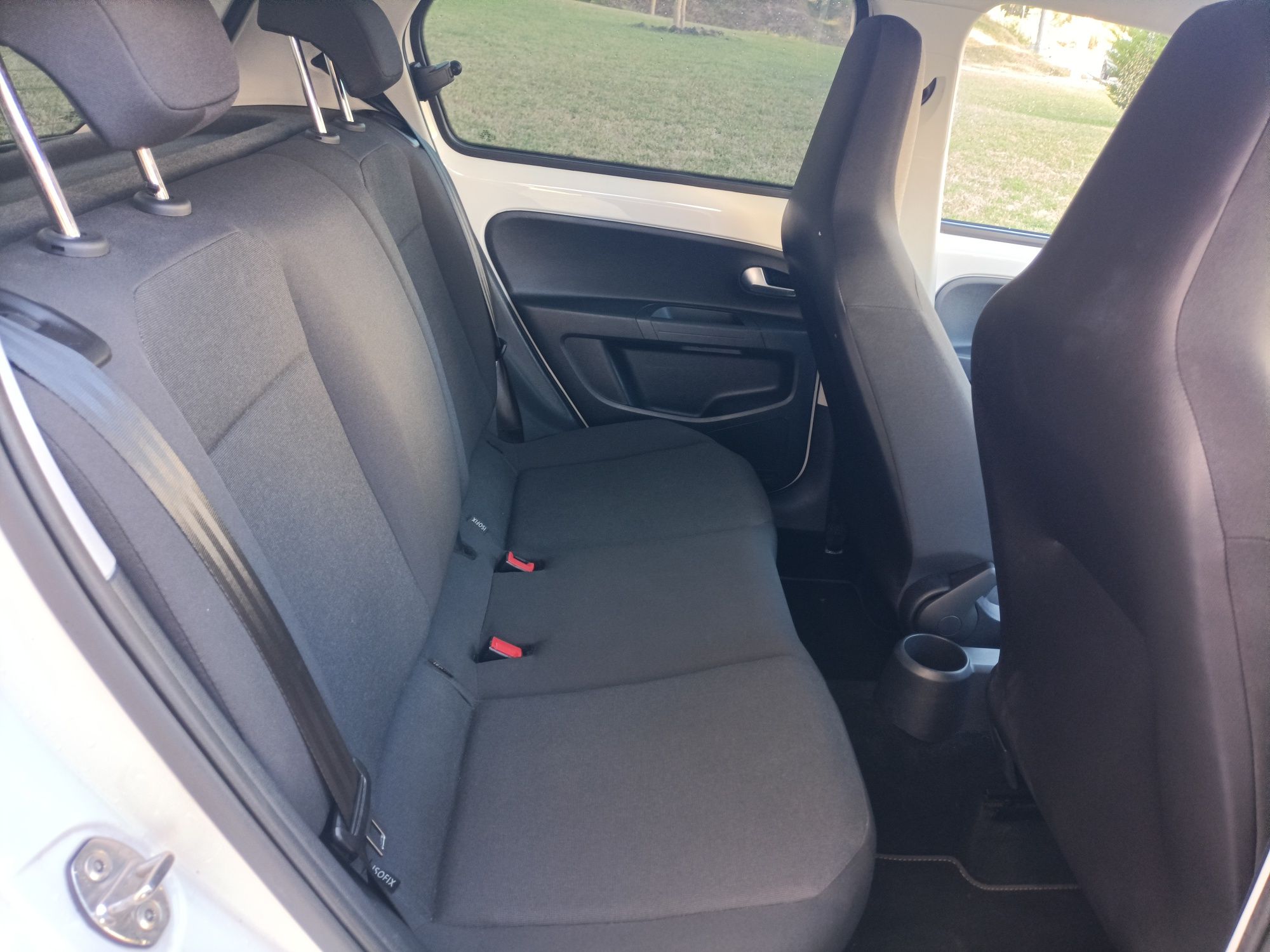 Volkswagen up! 1.0cc Move up! 2018 bem estimado