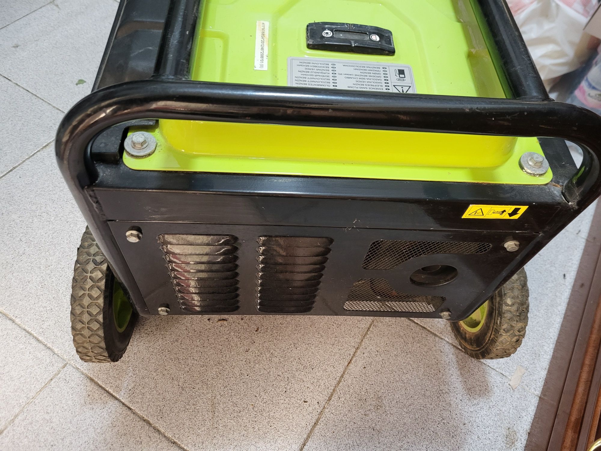 Gerador semi novo