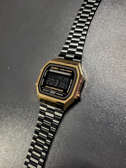 Zegarek Casio Vintage AW168WE czarno złoty