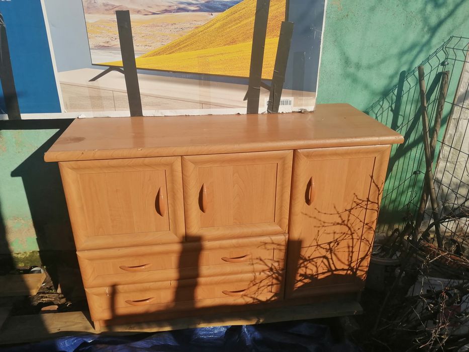 Drewniana komoda