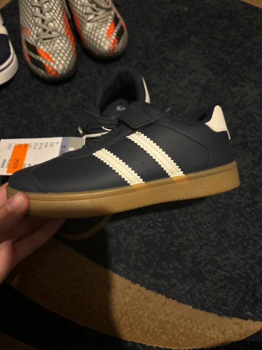 Продам кросовки 30 размера новые с биркой