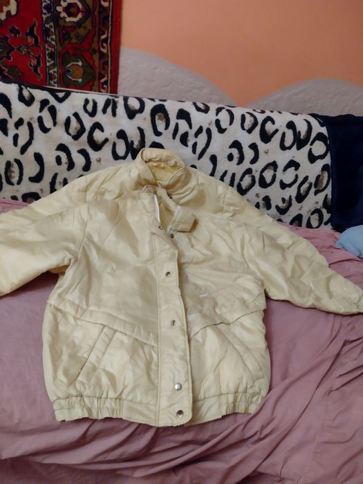 Віддам  курточку (унісекс)