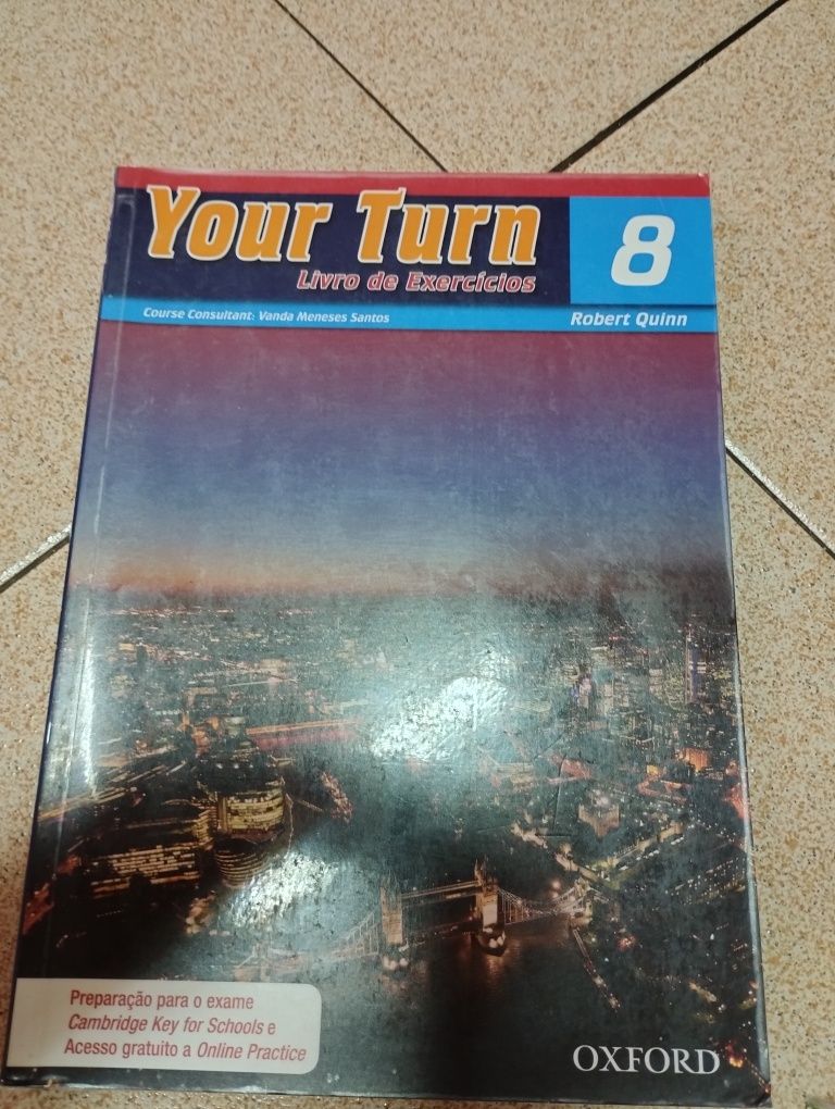 Caderno de atividades de inglês your Turn 8