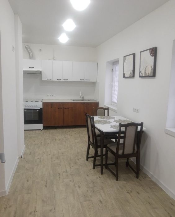 Продаж будинку в місті