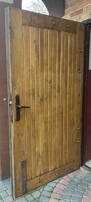 Drzwi Garażowe Dębowe Dwuskrzydłowe